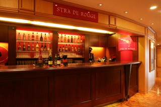 カフェ・バー「STRA DE ROUGE(ストラ ド ルージュ)